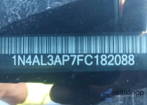 2015 Nissan Altima 2.5/2.5 S/2.5 Sl/2.5 Sv z USA, uszkodzony, nr VIN 1N4AL3AP7FC182088